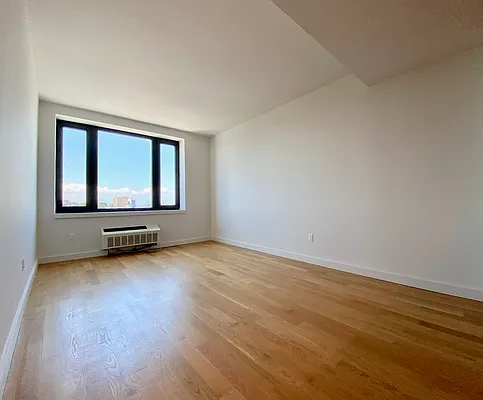 Rented by Zjama Realty Corp | media 4