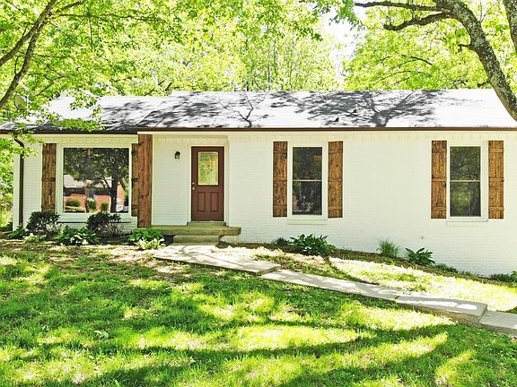 2nd image of 404 Corinne Cir