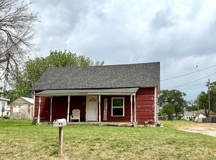 915 W 6th St, Elk City, OK 73644