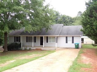 144 Grove Dr, Maysville, GA 30558