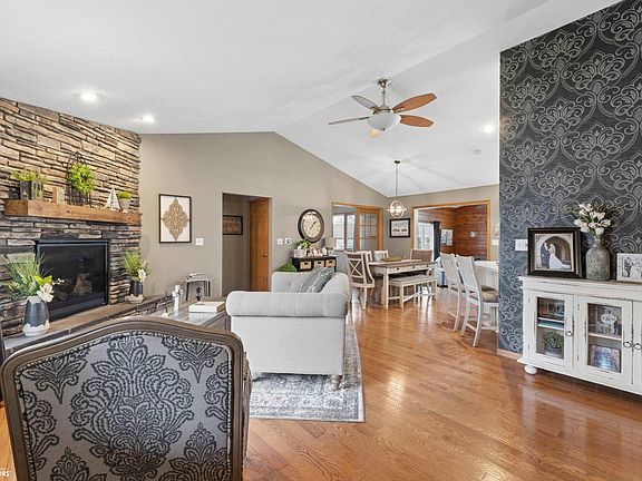 5th image of 105 Woodlane Dr