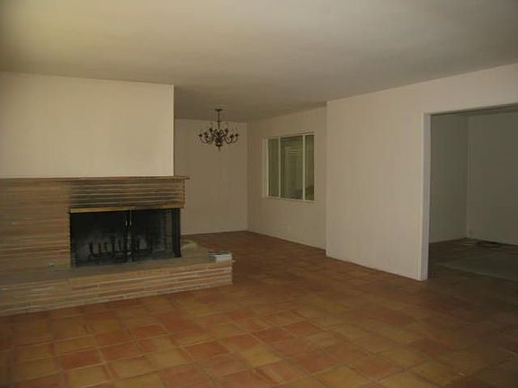 4th image of 2124 E Paseo Gracia