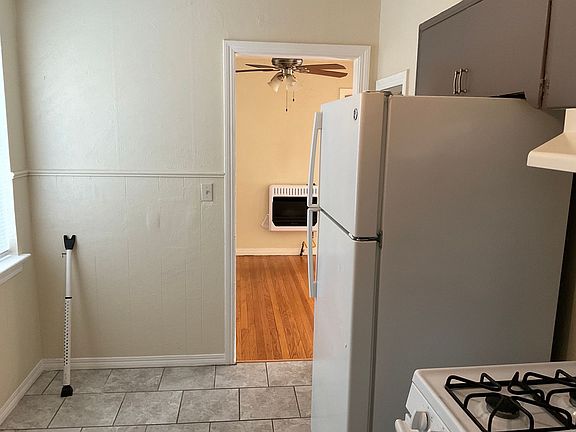 3rd image of 1321 NE 37th St
