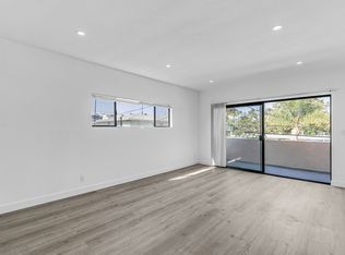 1310 S Barrington Ave, Los Angeles, CA 90025