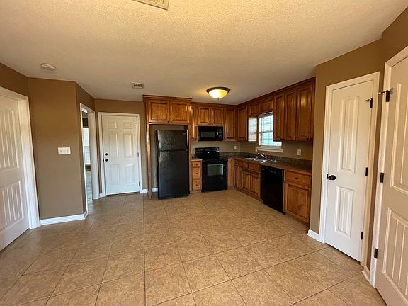 3rd image of 4928 Patton Dr