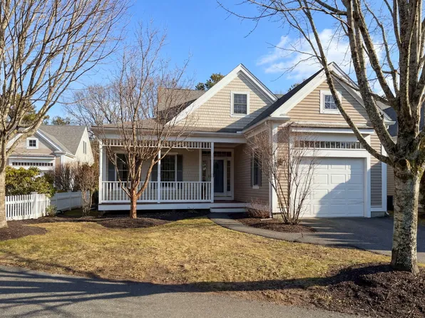 5 Blue Meadow Court UNIT 5, Buzzards Bay, MA 02532