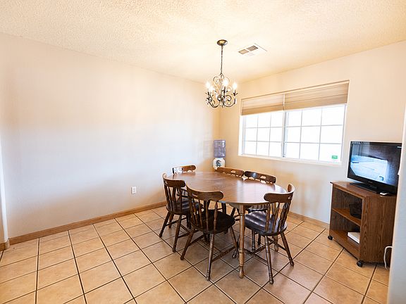 2nd image of 116 Greenleaf Ct