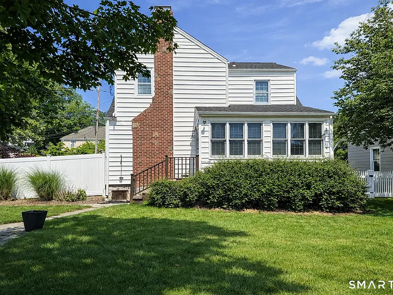 10 Ludlow Mnr — Photo 13