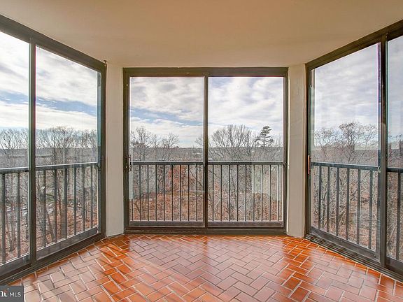 5th image of 5902 Mount Eagle Dr APT 918
