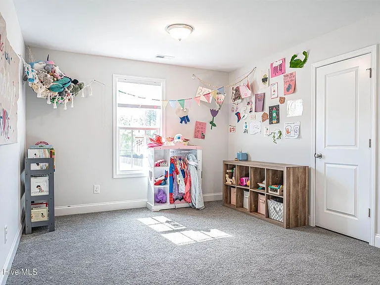 104 Sierra Dr — Photo 18