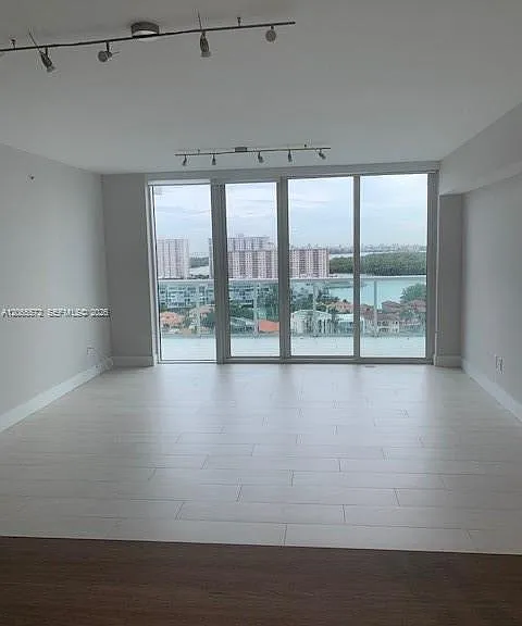 400 Sunny Isles Blvd #1606 — Photo 4