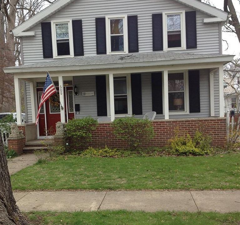 1st image of 608 W Mansion St