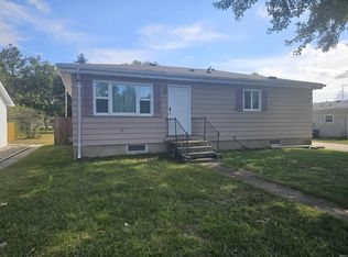 900 S Fisher St, Knox, IN 46534