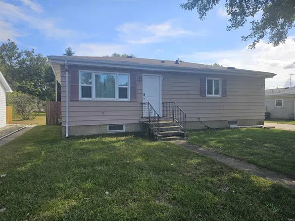 900 S Fisher St, Knox, IN 46534