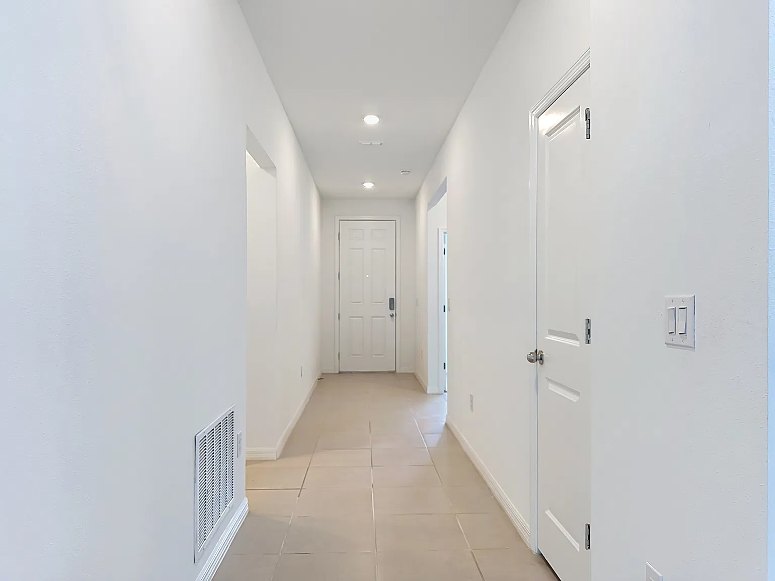 4 bed, 1844 sqft, $2,790 — Photo 3