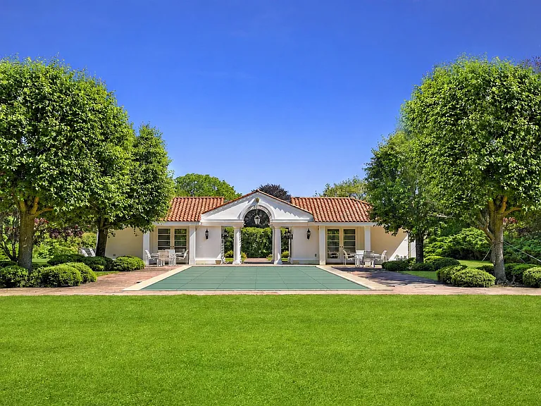33 Apaquogue Rd — Photo 8
