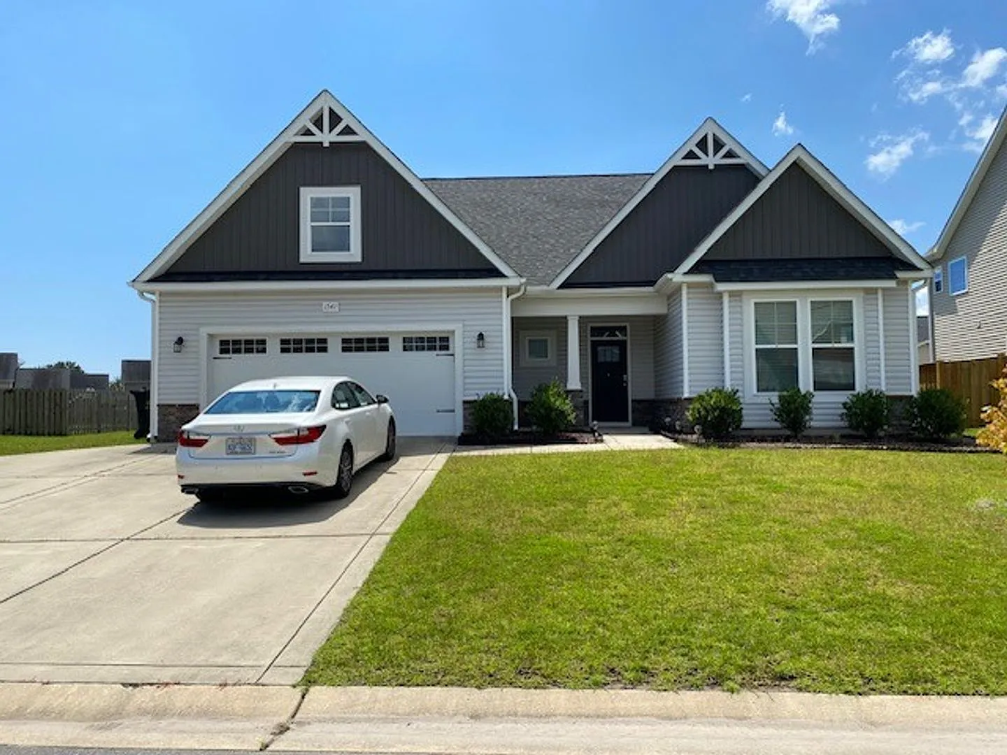 Welcome to this stunning 3 bedroom, 3 bathroom home located in the desirable Wilmington, NC area. — Photo 1