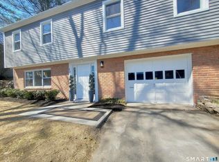 17 Woodlawn Avenue, Norwalk, CT 06854