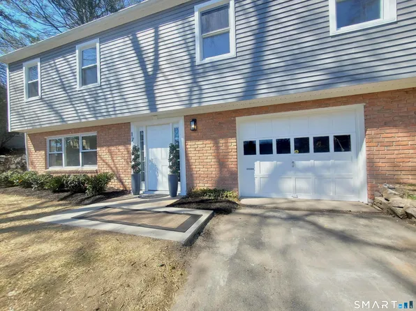 17 Woodlawn Avenue, Norwalk, CT 06854