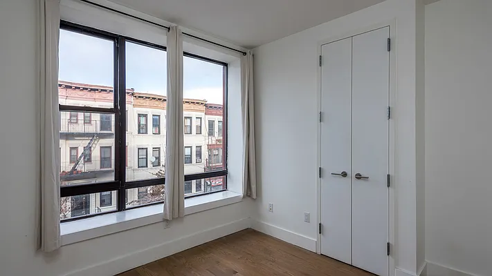 Rented by Nooklyn NYC LLC | media 25