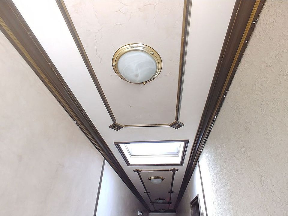 Building Photo 5