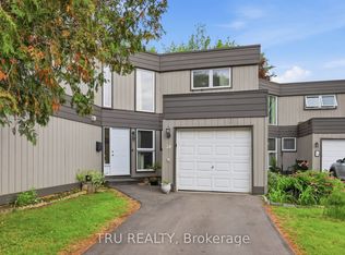 24 Compata Way #37, Ottawa, ON K1B4W9