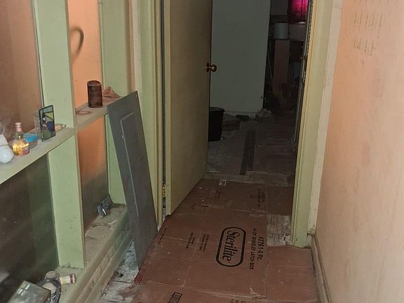 5th image of 105 S Randolph St