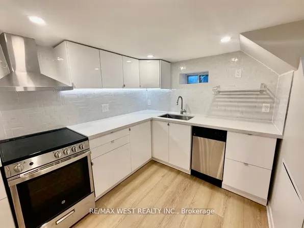 10 Vimy Ave #Basement, Toronto, ON M9N 2W2