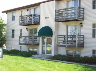 1301 N Hershey Rd APT 8, Bloomington, IL 61704