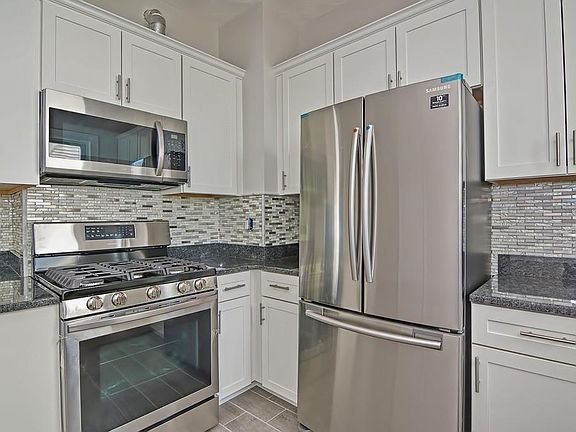 3rd image of 14 Arlington Ave #1