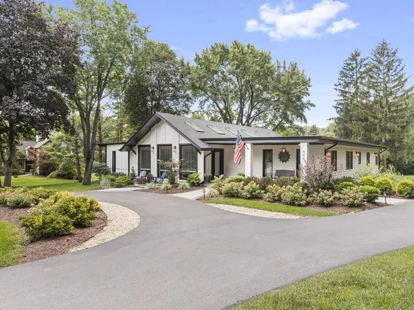 404 Inverdale Rd, Barrington, IL 60010