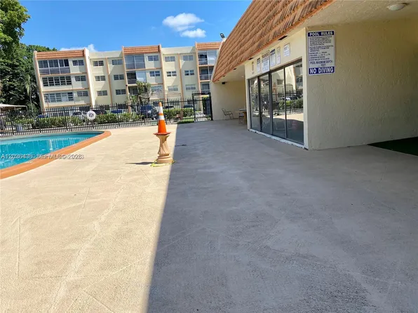 2301 NW 41st Ave APT 302, Lauderhill, FL 33313