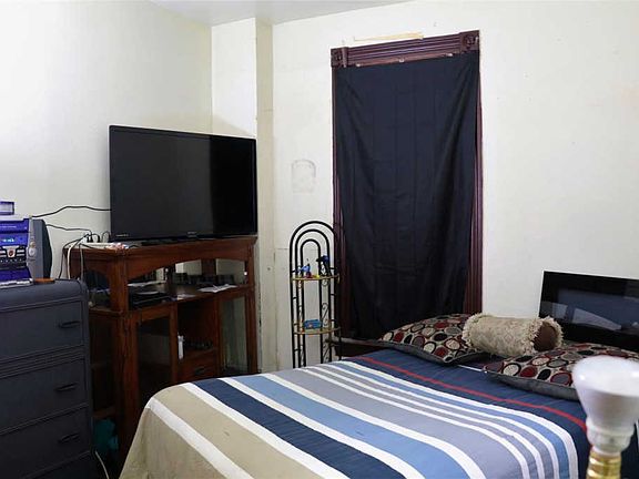 4th image of 3938 N Florissant Ave