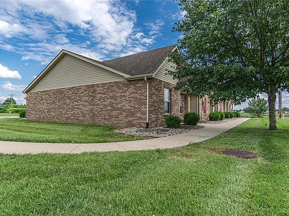 3rd image of 2689 Westmoreland Dr