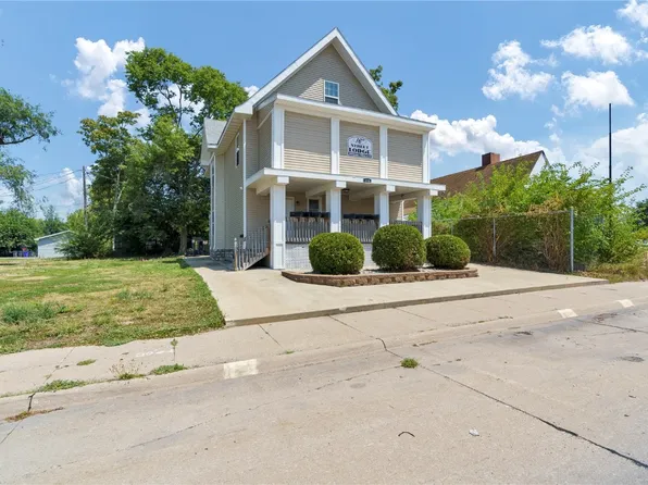 110 16th St NE, Cedar Rapids, IA 52402