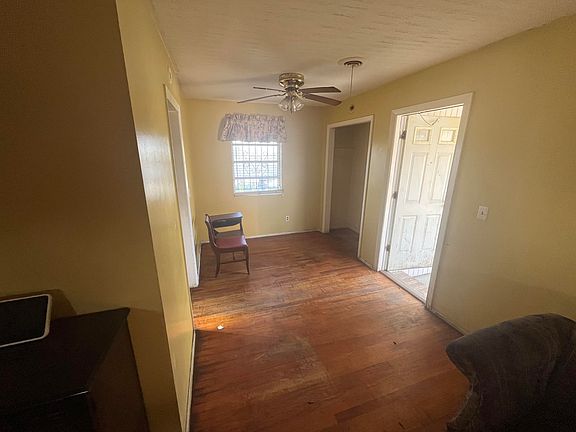 2nd image of 3014 Arcadia Court