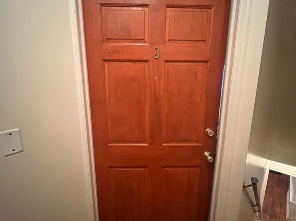 492 W State St APT 3
