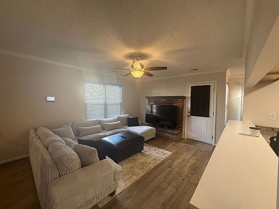 2nd image of 5217 Westhaven Cres