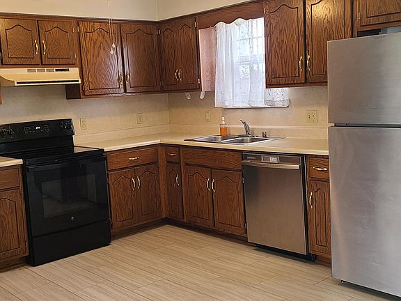 4th image of 100 Caldwell Ave