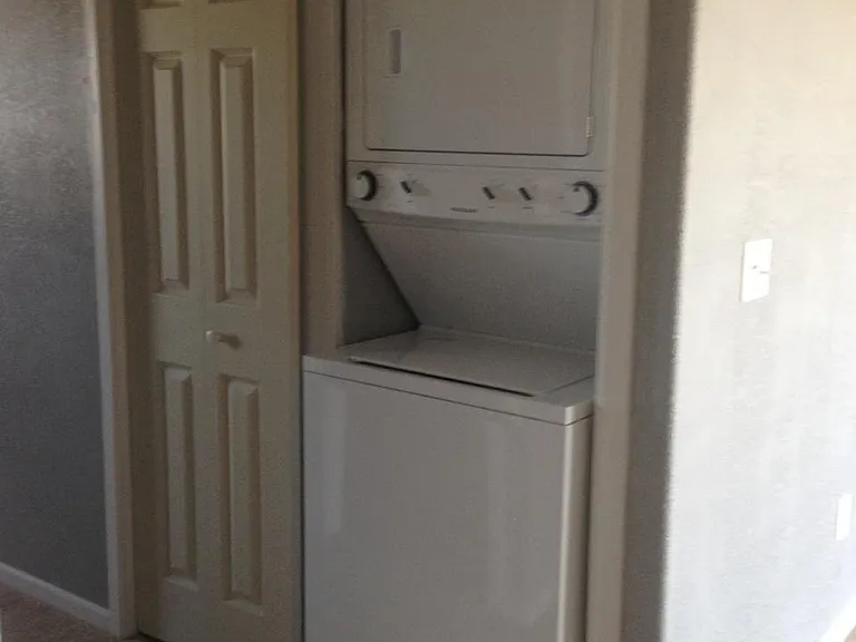520 S Pierce St — Photo 3