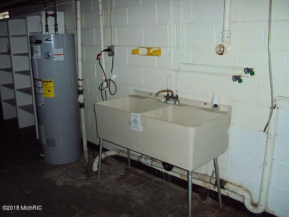 5th image of 3783 Lake St