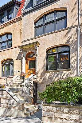 Sold by Compass | media 25