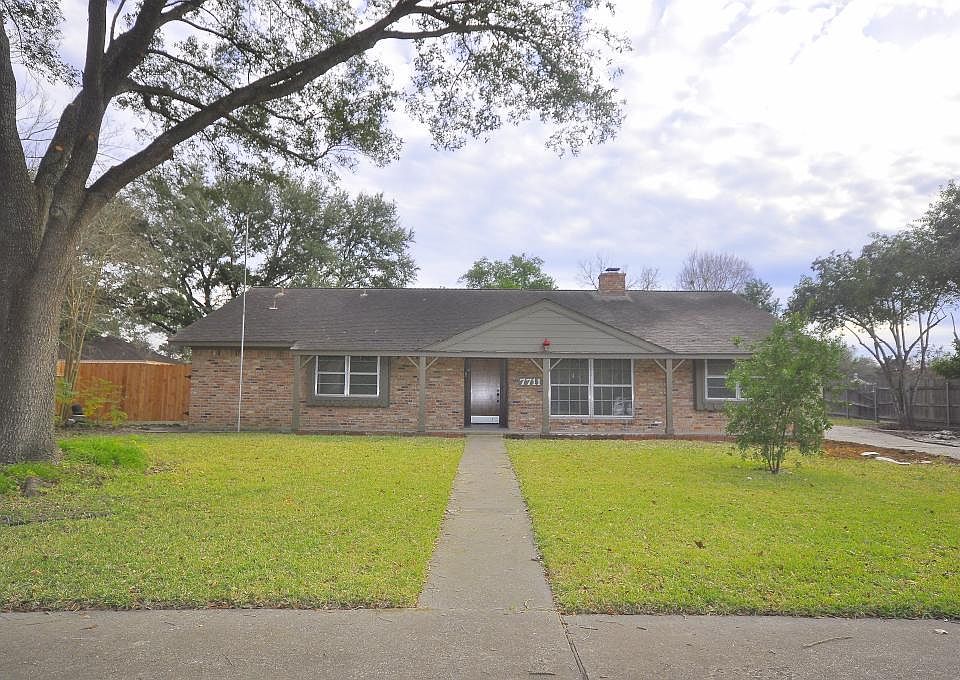 1st image of 7711 Dashwood Dr