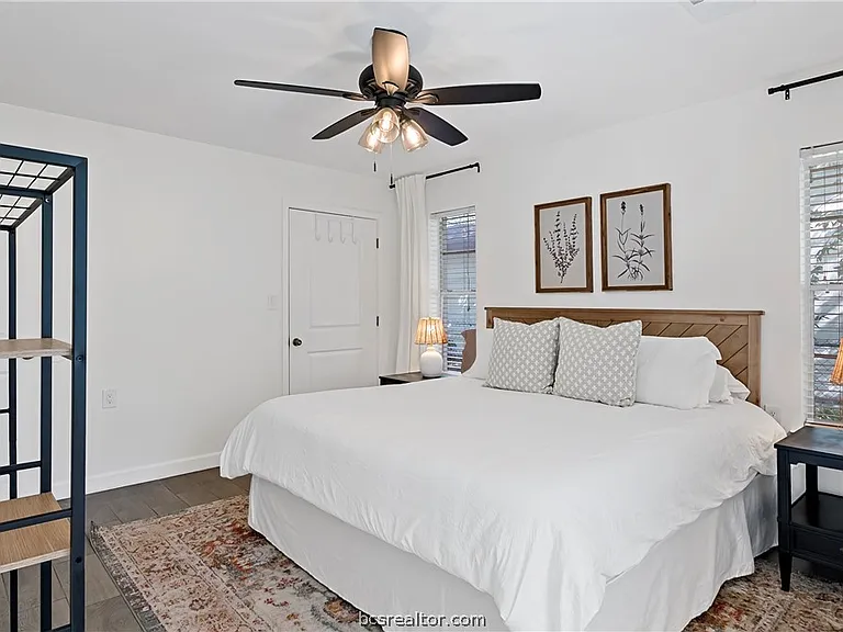 116 Richards St — Photo 35