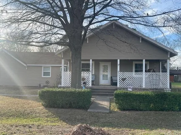1015 N Main St, Stuttgart, AR 72160