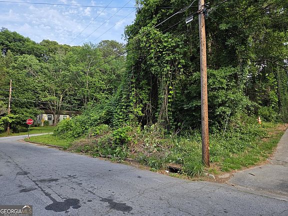 2nd image of 93 Finch Dr SE