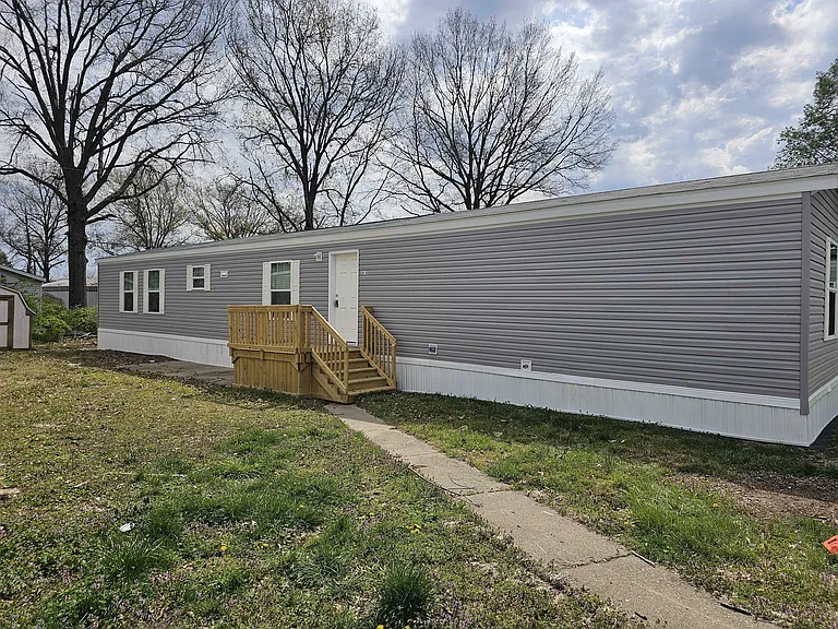 2300 Lafayette Ave #26 — Photo 1