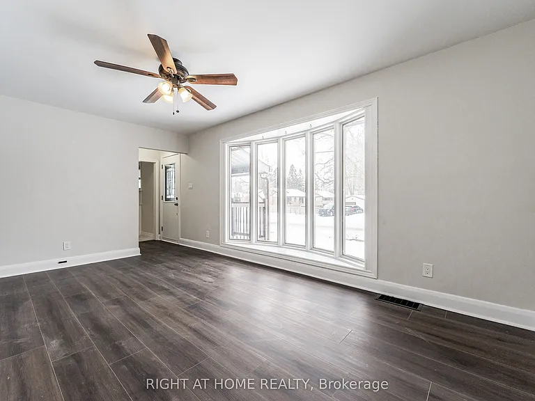 18 Ridgewood Ave — Photo 9