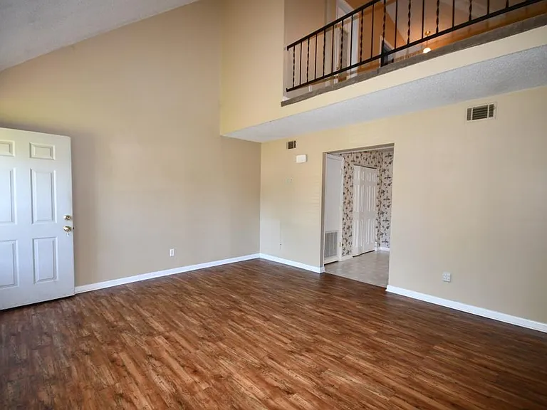 529 Bruning Ln #529 — Photo 3