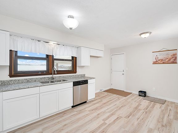 5th image of 119 Glacial Till Rd